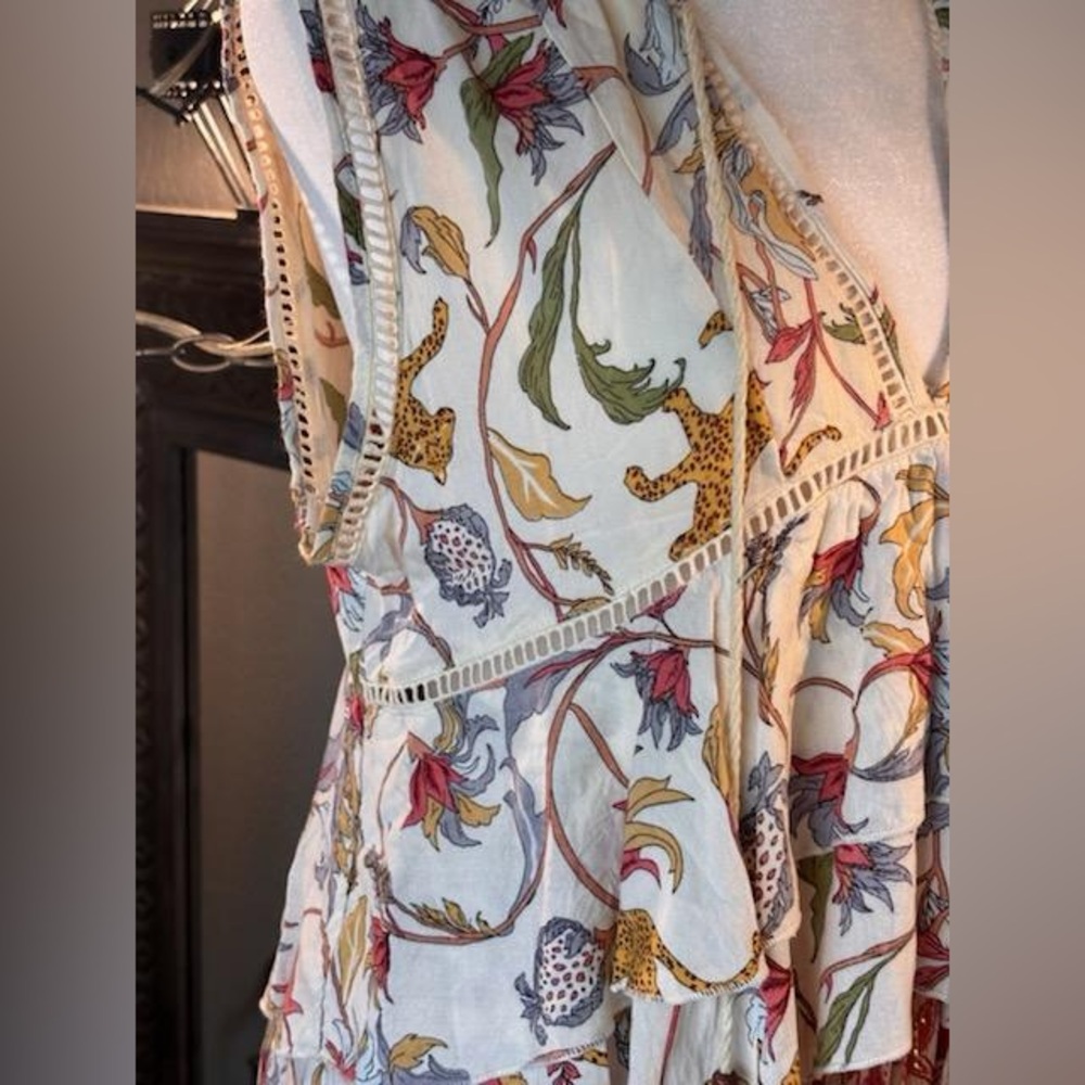 Z&L Europe Floral Sleeveless Top size large, fits medium or small - Picture 5 of 10